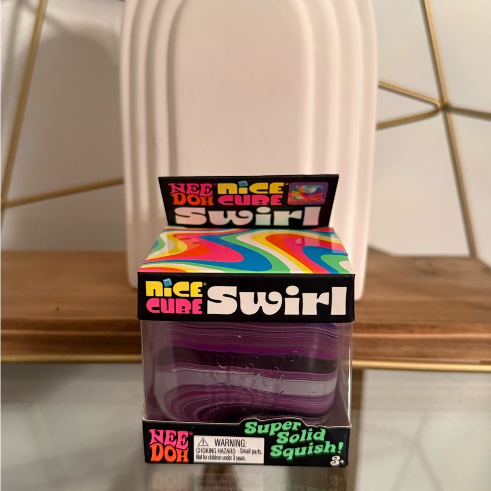 Nice Cube Swirl - Purple and Pink - Picture 2 of 4
